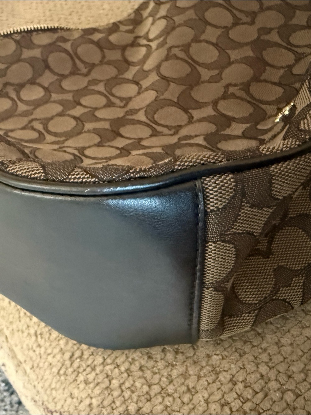 Authentic Coach Signature Canvas Crescent Shoulder Bag in Black - Picture 7 of 12